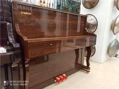 پیانو قهوه‌ای آرگون یاماها