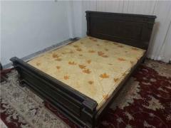 تخت دو نفره چوبی