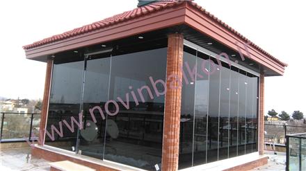تولید شیشه بالکن ریلی نوین بالکن البرز ، بالکنی برای چهارفصل