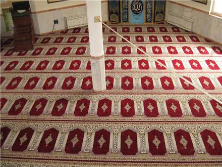 فرش سجاده ای کاشان , فرش محرابی , سجاده کاشان , فرش کاشان , فرش مسجدی , میز صندلی نیایش , منبر یک پله