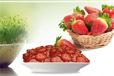 تولید و فروش میوه خشک توت فرنگی ممتاز