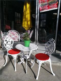 مبل و میز و صندلی باغی گل