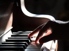 آموزش پیانو و تدریس موسیقی