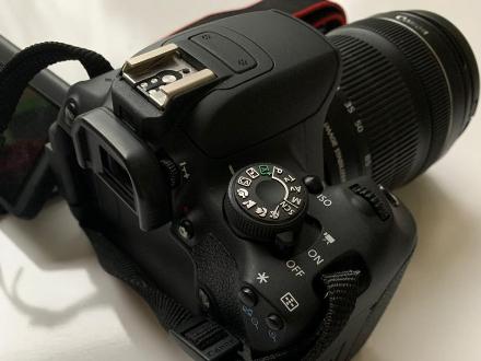 فروش دوربین canon 700d (کنون 700 دی) با لنز 18-135