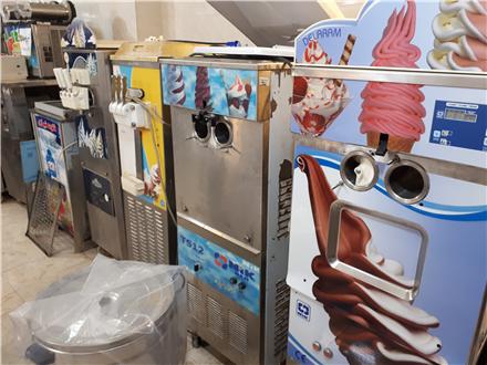 فروش دستگاه بستنی ساز لوازم کافی شاپ و بستنی