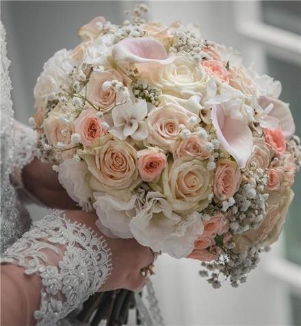 دسته گل عروس به قیمت مناسب