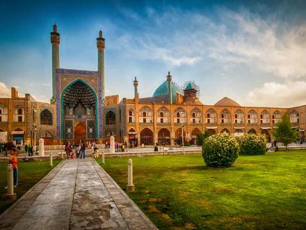 تور  اصفهان زمینی با قطار اقامت در هتل ملل 3 ستاره