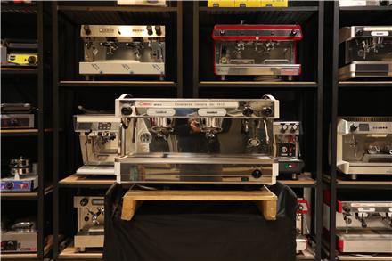 فروش دستگاه قهوه اسپرسو ساز صنعتی جیمبالی M27 2016 دست دوم کارکرده