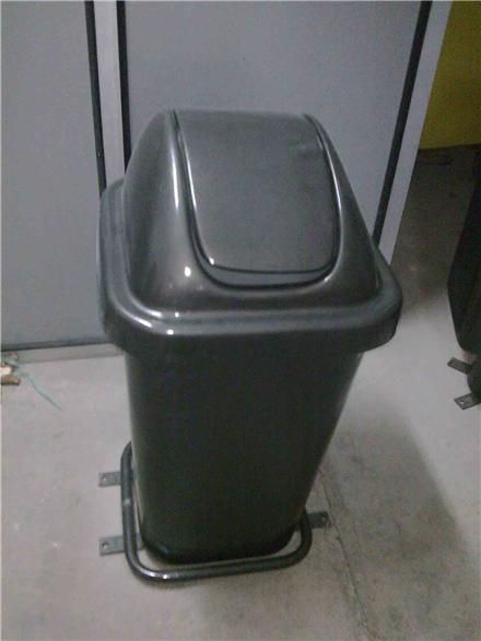 تولید انواع سرویس بهداشتی و سطل زباله فایبر گلاس