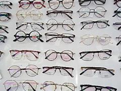 فروش عینک طبی و آفتابی در