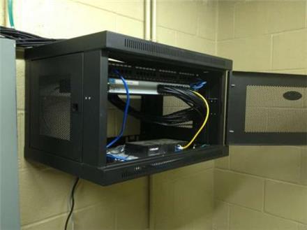نصب تجهیزات شبکه و سرور