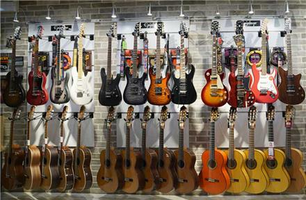 فروش گیتار الکتریک ، قیمت گیتار ، لوازم گیتار