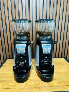 آسیاب قهوه های جیمبالی مدل CM فااما مدل