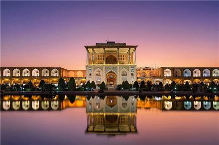 تور  اصفهان با پرواز معراج اقامت در هتل 3 ستاره